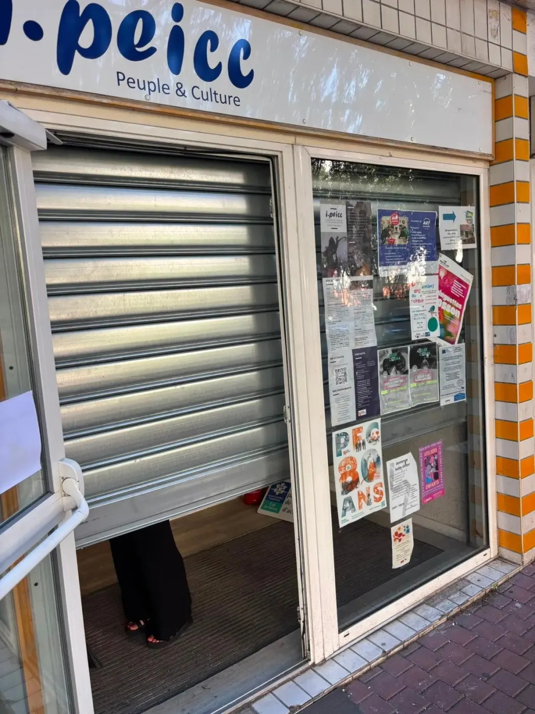 Déblocage de rideau métallique bloqué à Marseille 3