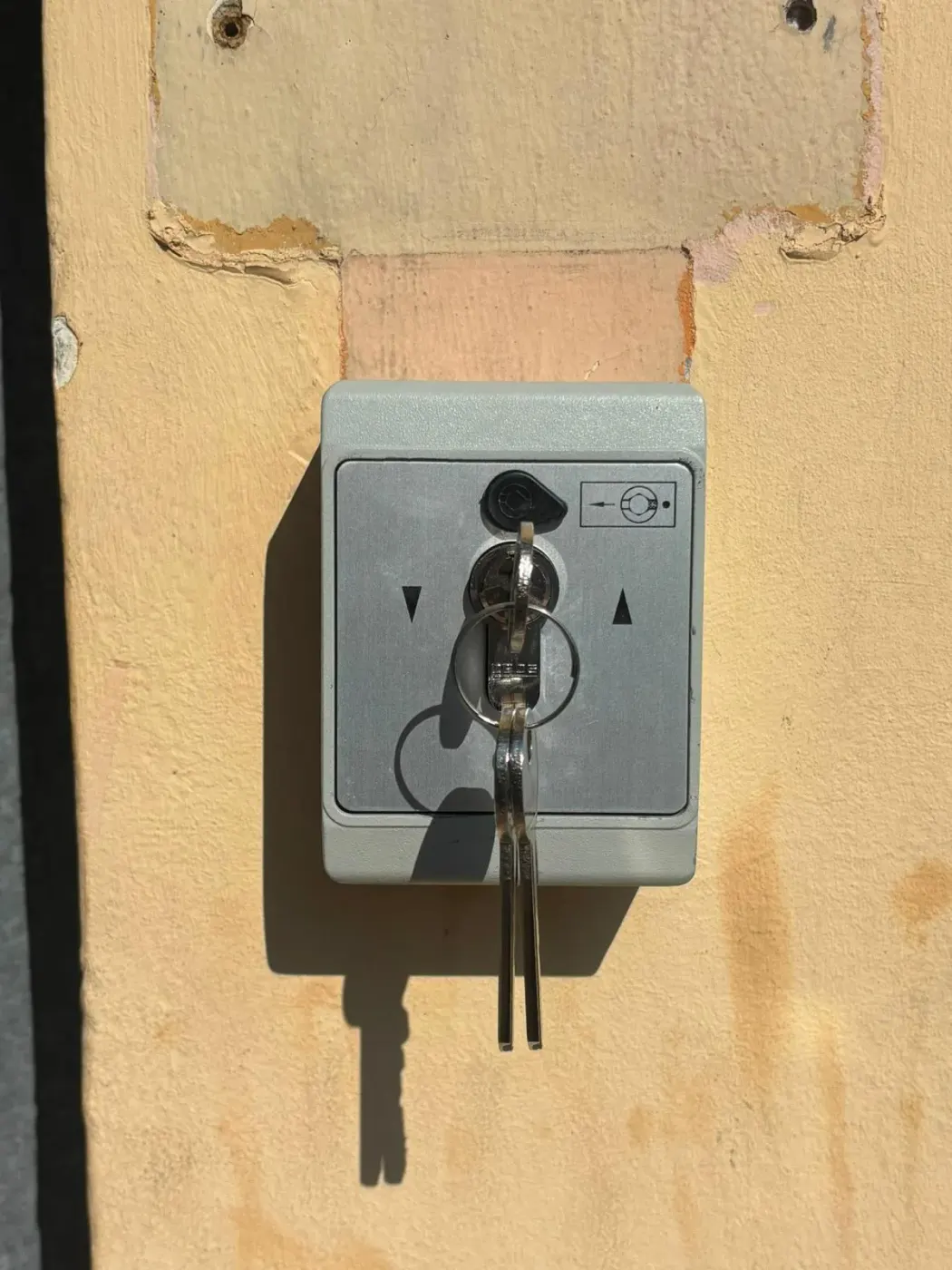 Motorisation de rideau métallique à Marseille 3